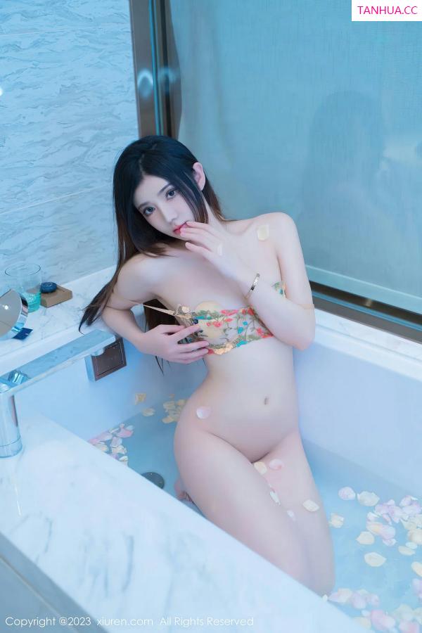   [XiuRen]高清写真图 2023.06.28 No.6986 加朵babe 浴室美腿第55张图片